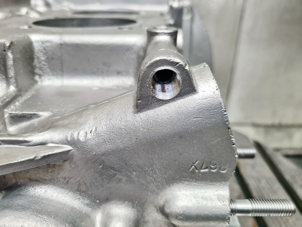 Ölkanäle öffnen und NPT-Gewinde schneiden